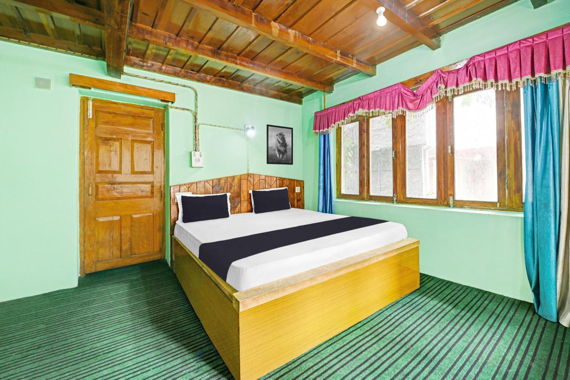 Hotel O Chaman Manāli Екстериор снимка