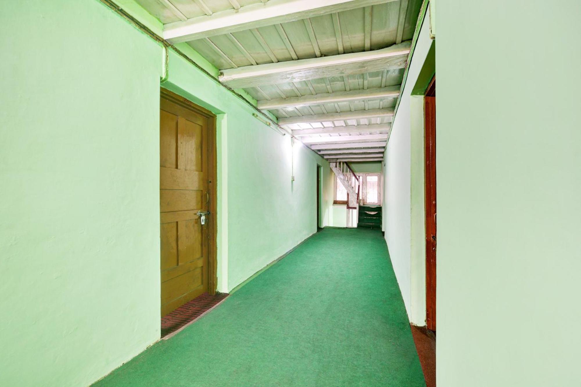 Hotel O Chaman Manāli Екстериор снимка