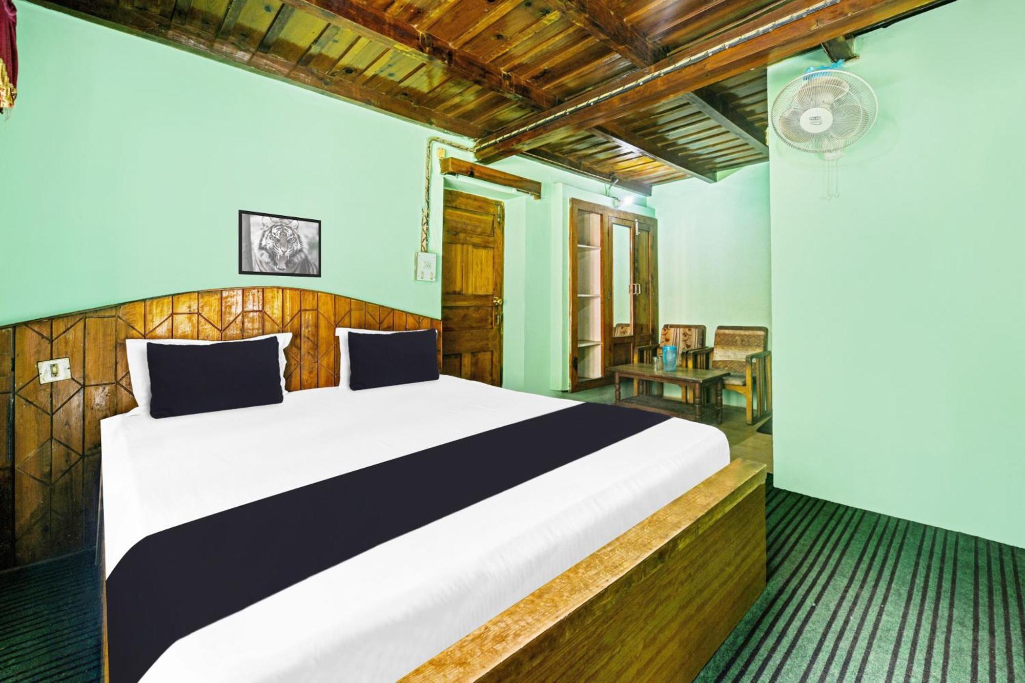 Hotel O Chaman Manāli Екстериор снимка