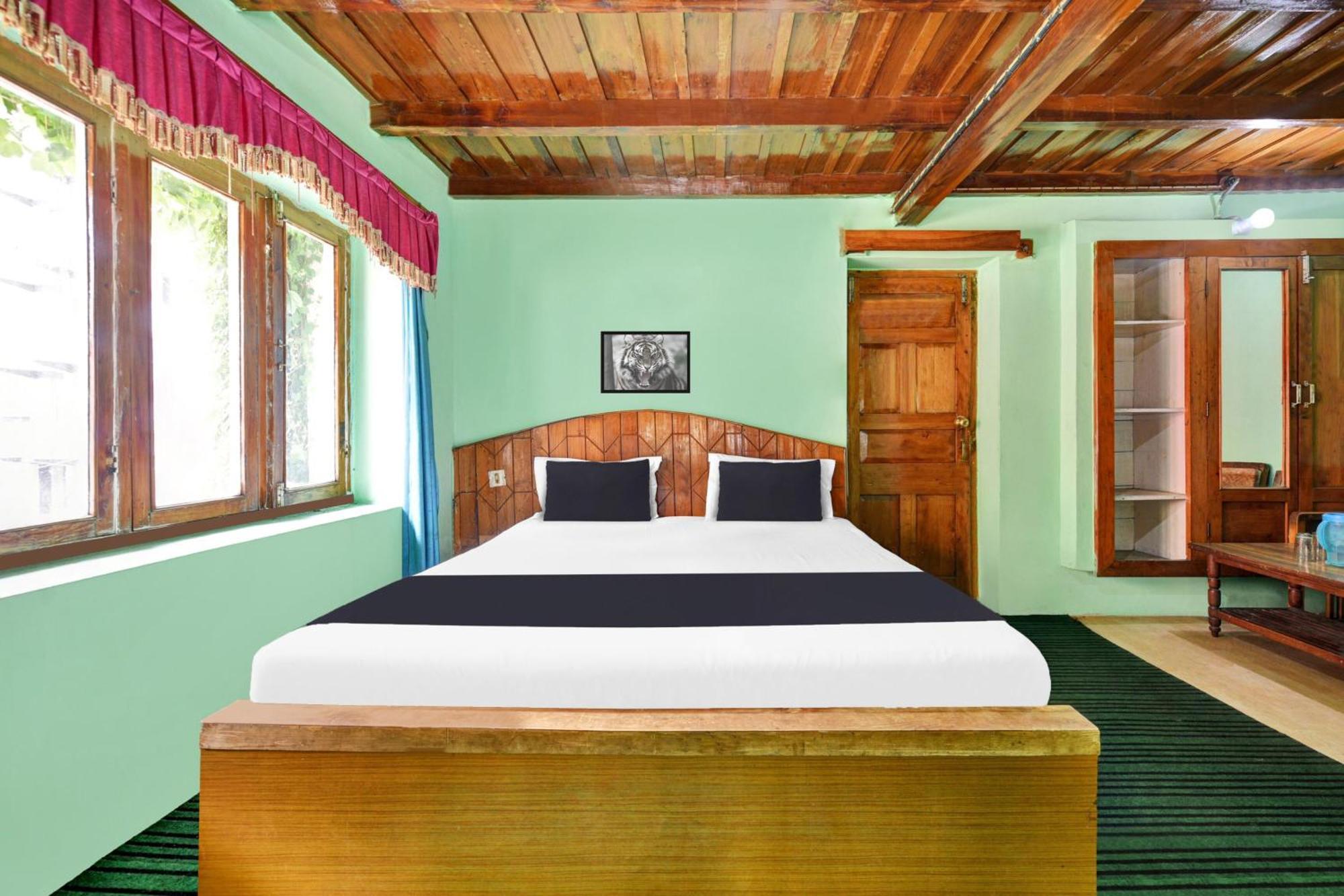 Hotel O Chaman Manāli Екстериор снимка