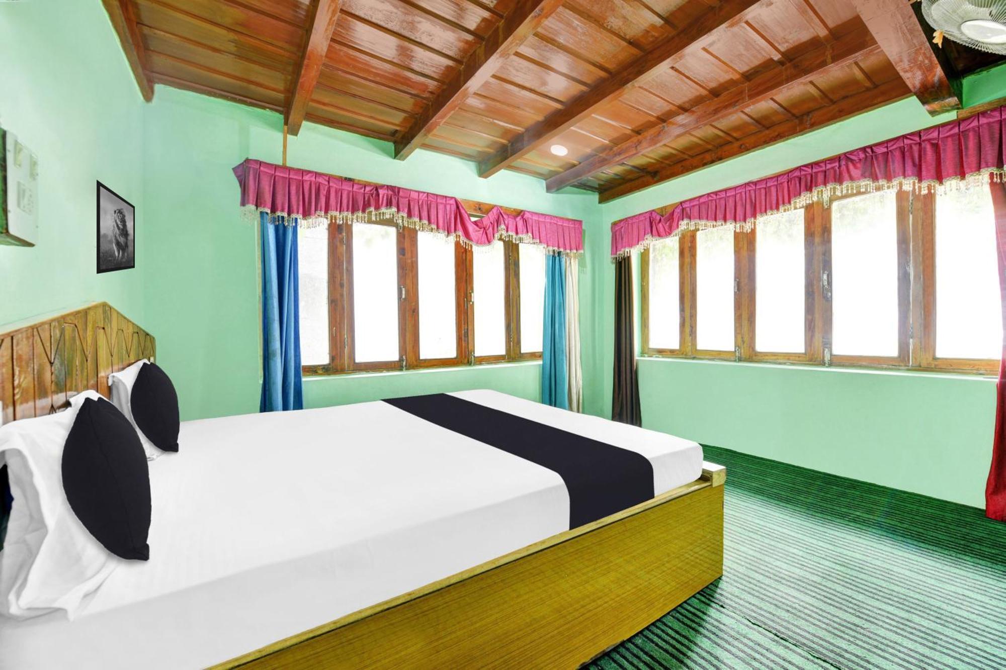 Hotel O Chaman Manāli Екстериор снимка