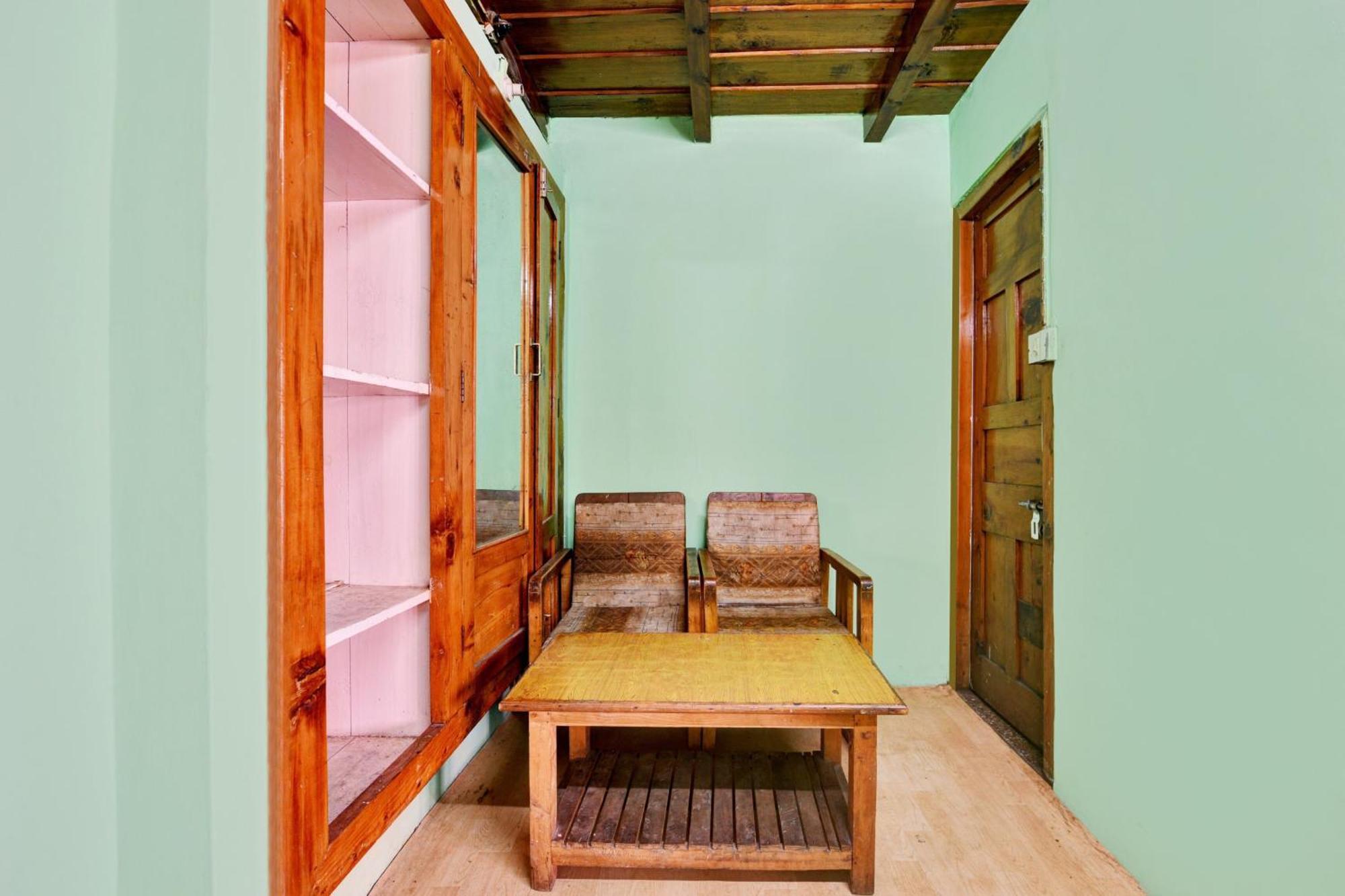 Hotel O Chaman Manāli Екстериор снимка