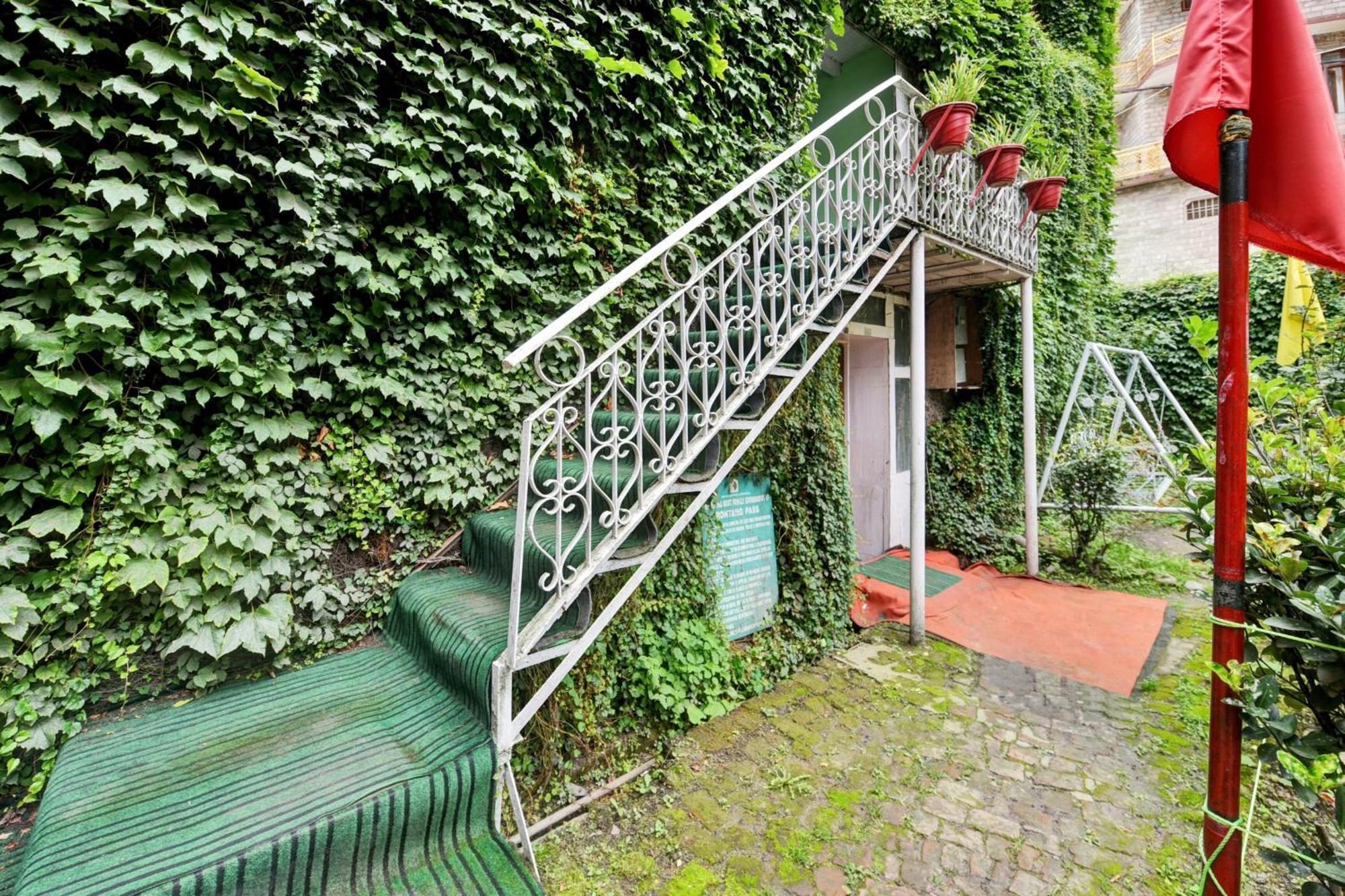 Hotel O Chaman Manāli Екстериор снимка